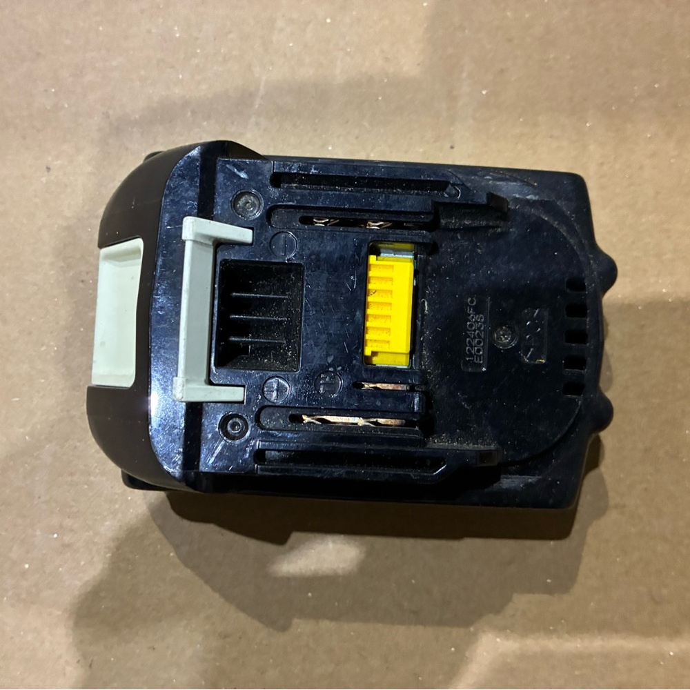 Makita BL1815N 18V LXT Lithium-Ion 1.5Ah Battery - *Good WorkingCondition* - Picture 2 of 6